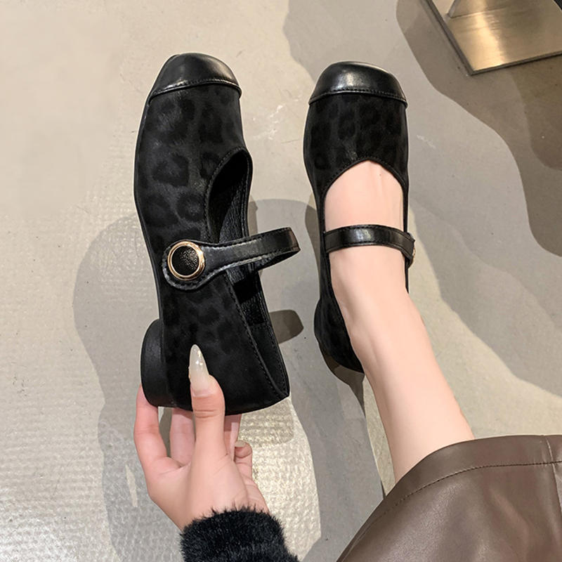 Retro Leopard Print One-word Buckle with Diagonal Head Low Heel Mary Jane Shoes 2025 New Flat Shoes Comfortable Light Mouth Single Shoes