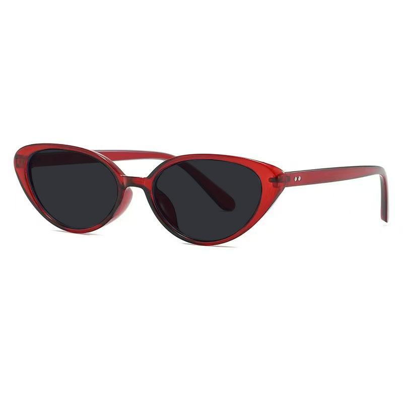 Sophisticated Women's Fashion Cat-eye Myopia Glasses with American Retro Style and Ladylike Look Sunglasses Street Photography