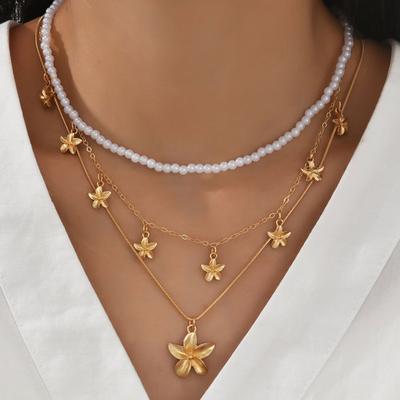 3Pcs Layered Necklace, Stackable Elegant Necklace for Women, Lightweight Flower And Pearl Necklace for Outdoor Beach Vacation Party