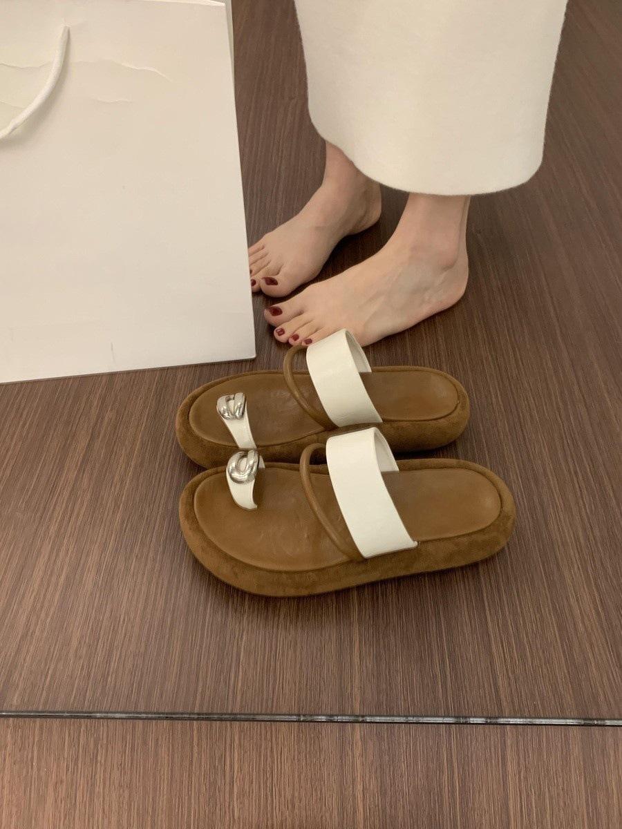 

Retro niche casual thick-soled set of toe slippers for women s summer wear, not tired feet French fashionable beach cool slippers 40