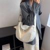 Leisure bag 2025 is popular this year. Small foreign style, fresh and large-capacity bags are popular. Women's shoulder underarm bags are simple and 