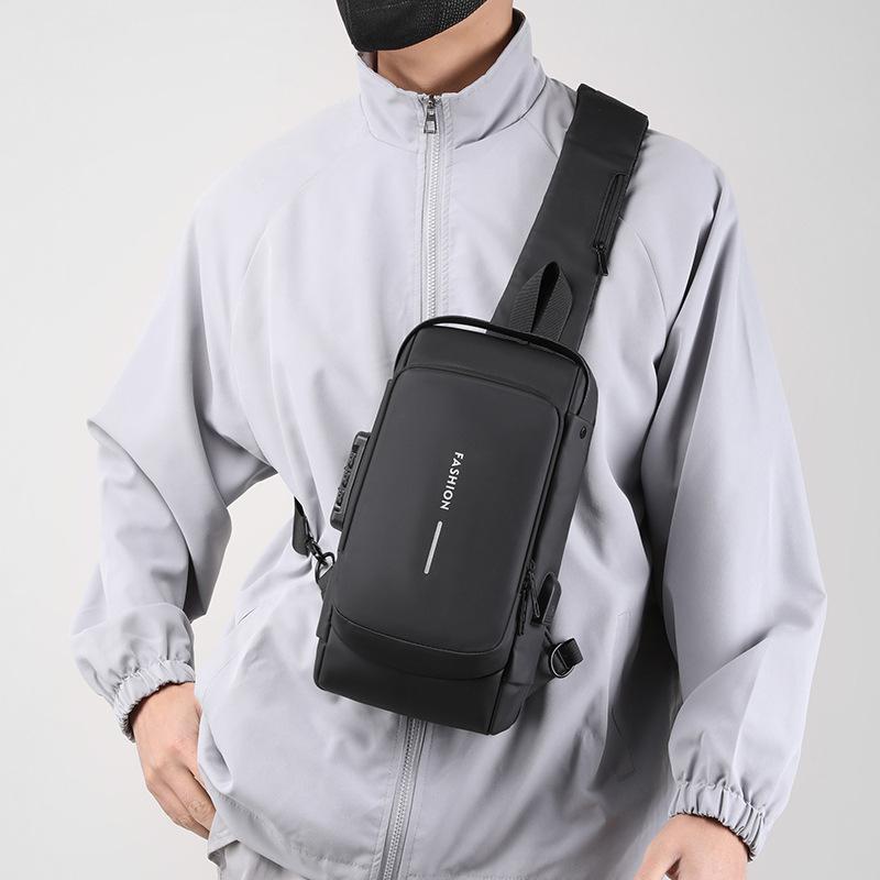 Men's Fashion Trend Simple Business Trip Commuting Bag Daily Versatile Contrasting Design Chest Bag