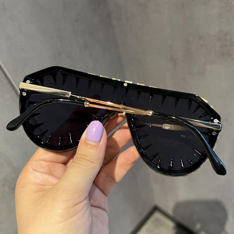 European and American Style One-piece Sunglasses, Women's Fashion Show Quirky Sunglasses, Men's Punk Sun Protection Glasses