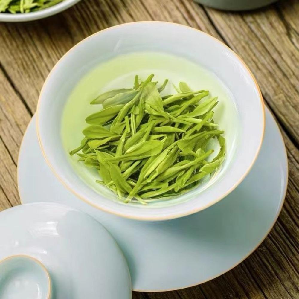 Longjing high mountain spring tea before the rain, strong and durable green tea