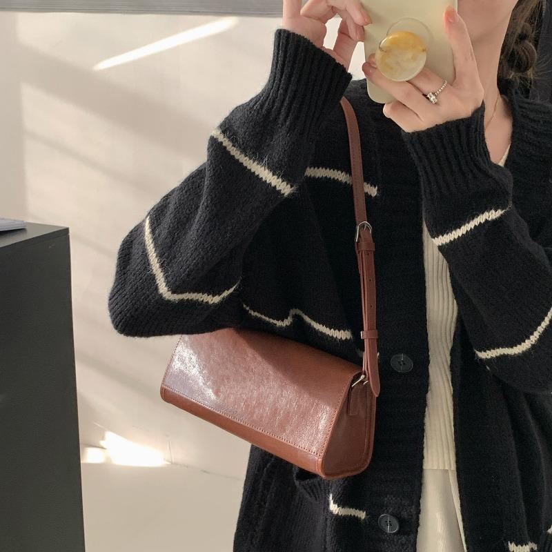 Niche Genuine Leather Triangle Baguette Bag Cowhide Shoulder Bag Women's Underarm Bag with Vintage Crossbody Bag