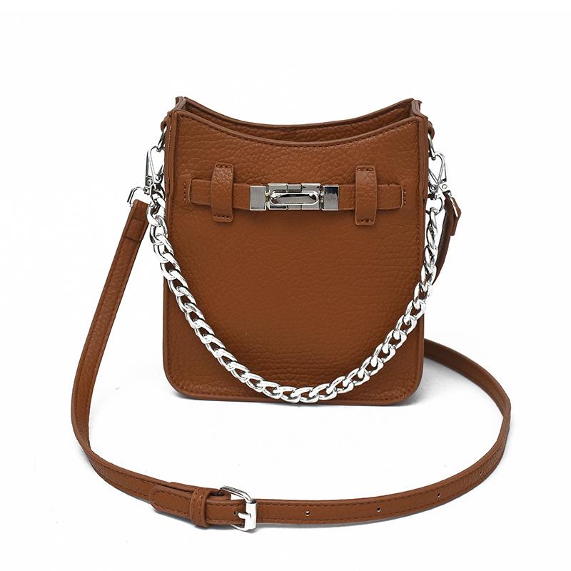 Korean version of fashion chain portable small bag women's bag 2025 new simple small square bag versatile shoulder messenger bag