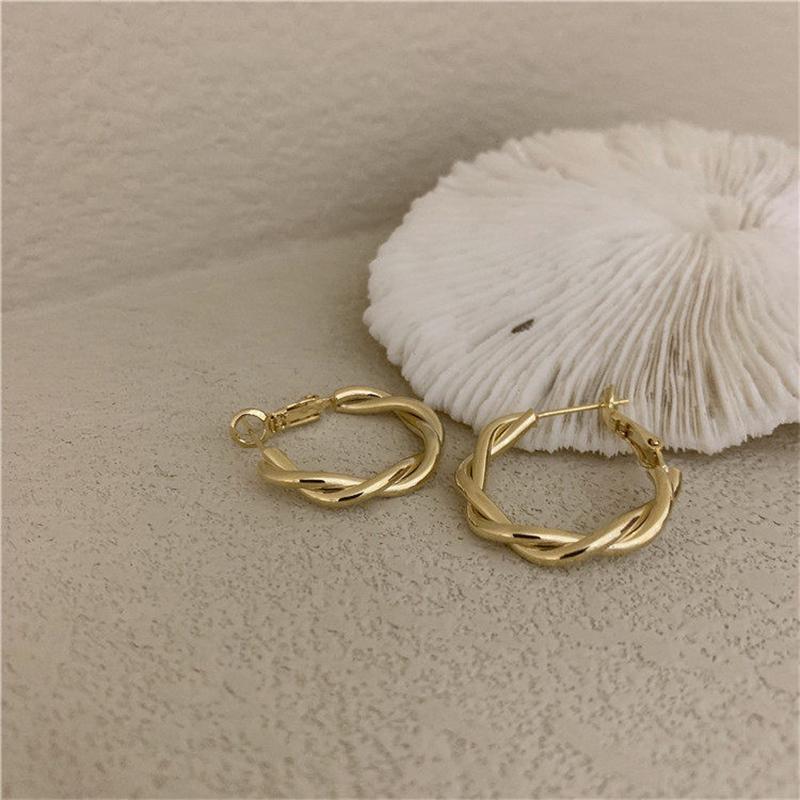 Metal Twisted Gold Round Earrings for Women Irregular Geometric Statement Dangle Earrings Wrap Design Punk Fashion Ear Dec