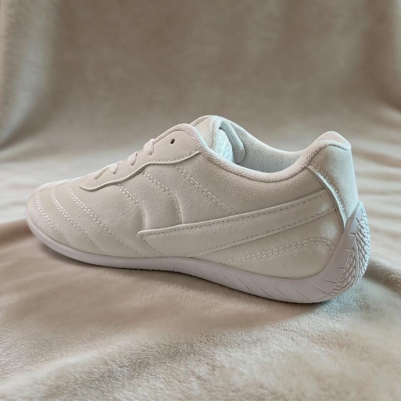Women's White Minimalist Sneakers Lightweight Casual Walking Shoes for All-Day Comfort Flat Soft Plus Size 36-41
