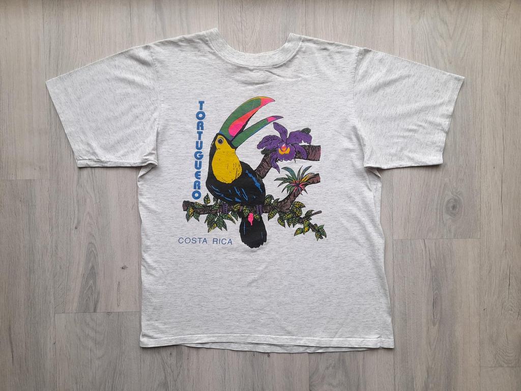 Vintage Costa Rica Toucan T-Shirt Tee Single stitch Tropical Vacation Tee XL. Toucan color T-Shirt