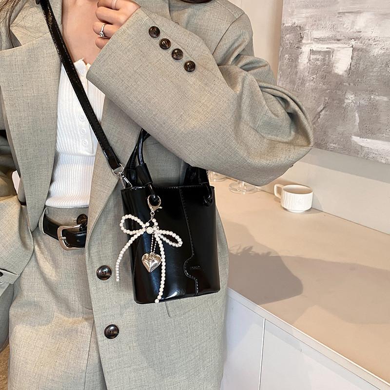 Ielgy Ladies Red Handbag Ladies Small Bag 2024 New Style All-Match Fashion Bucket Bag High-End Texture Messenger Bag