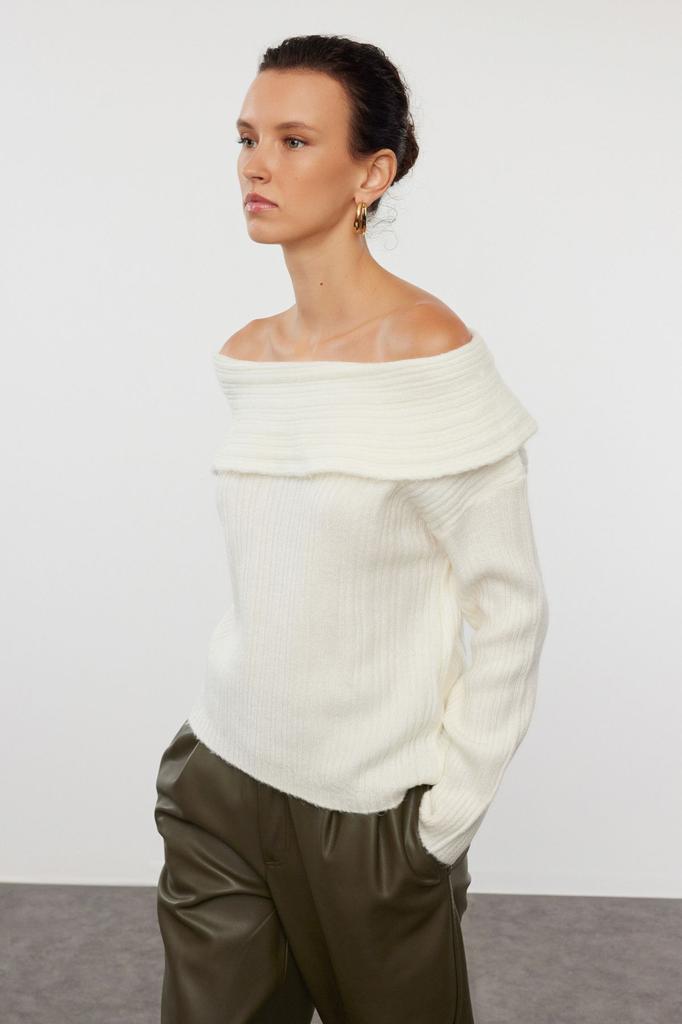 Women's Fashion Stylish Sweater Plum Soft Textured Carmen Collar Knitwear Sweater