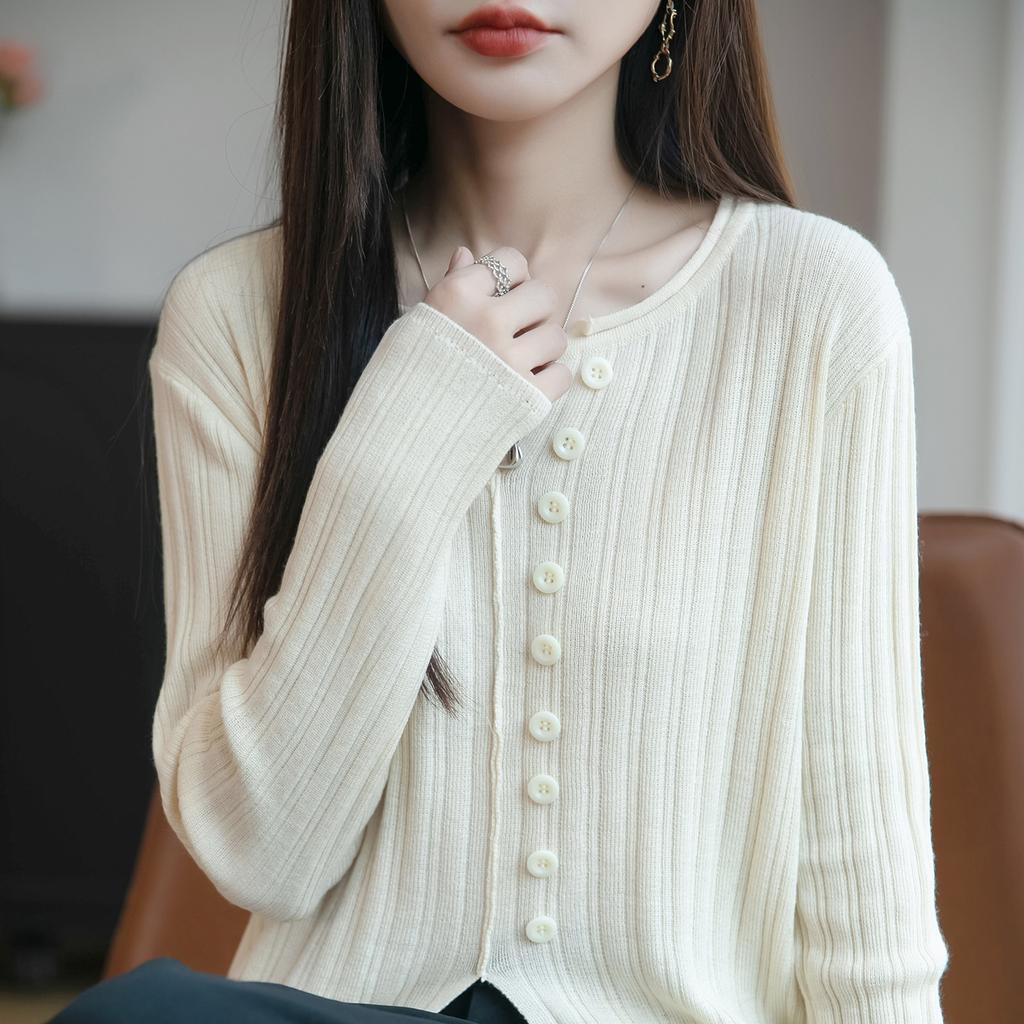 Spring and Autumn New Design V-neck Knitted Sweater, Women's Split Button Base Layer, Short Coat, Sweater Top