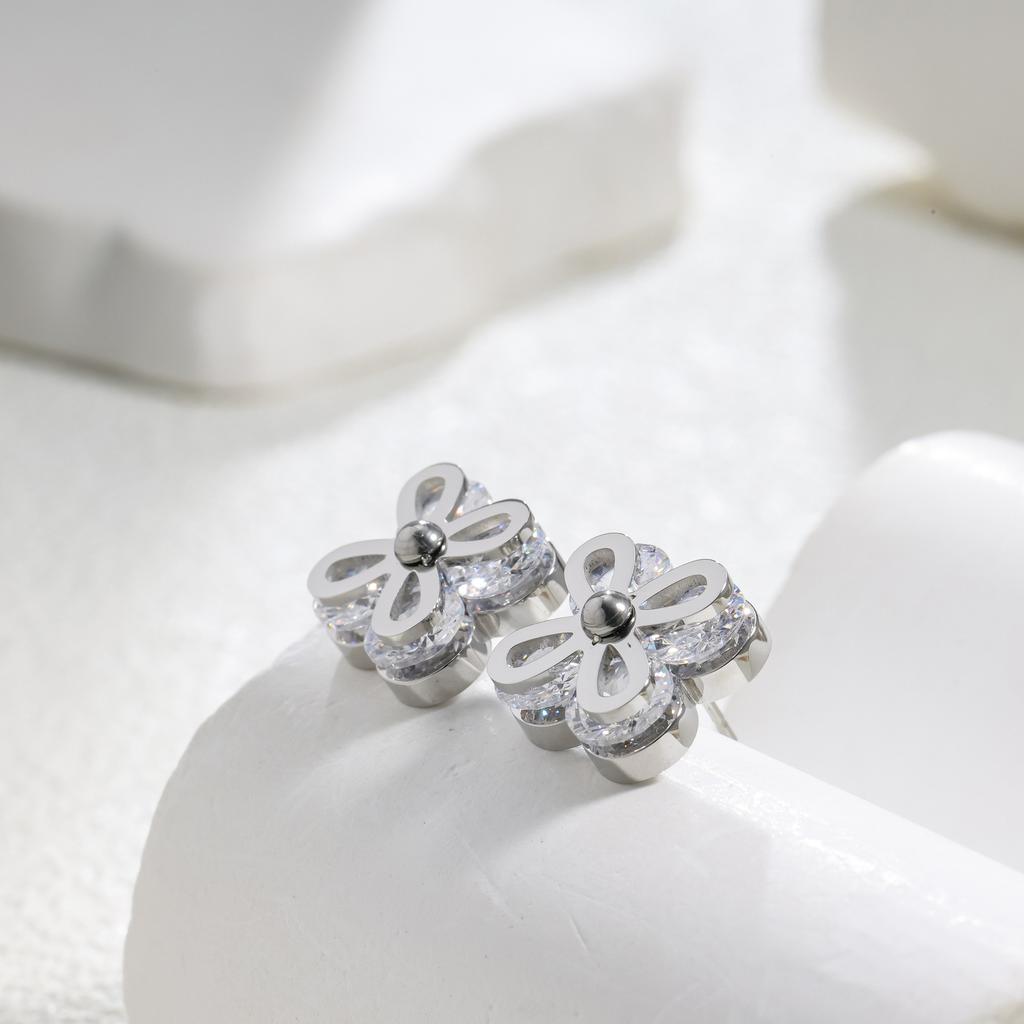 Summer Clear Zircon Flower Earrings Three-color Titanium Steel Earrings Do Not Fade Elegant Japanese and Korean Earrings Women