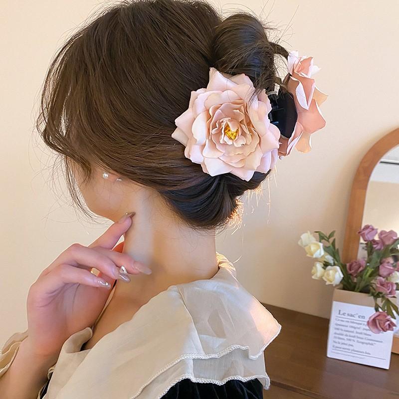 Internet Celebrities with the Same Fabric Flower Hairpin Holiday Wind Sweet Back Head Grab Clip Fashion Niche High-end Hair Accessories Women