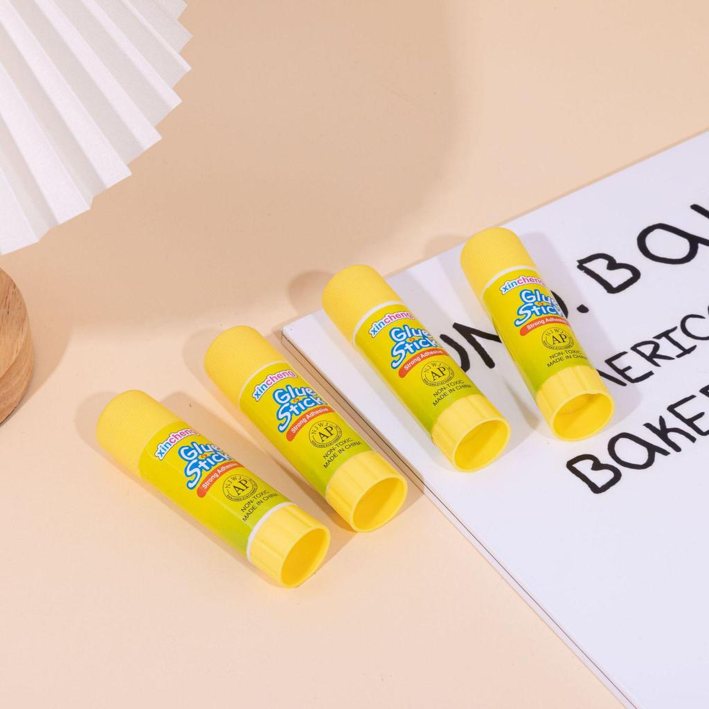 Wysokolepki Stały Klej w Sztyfcie dla Uczniów Szkół Podstawowych i Przedszkolaków