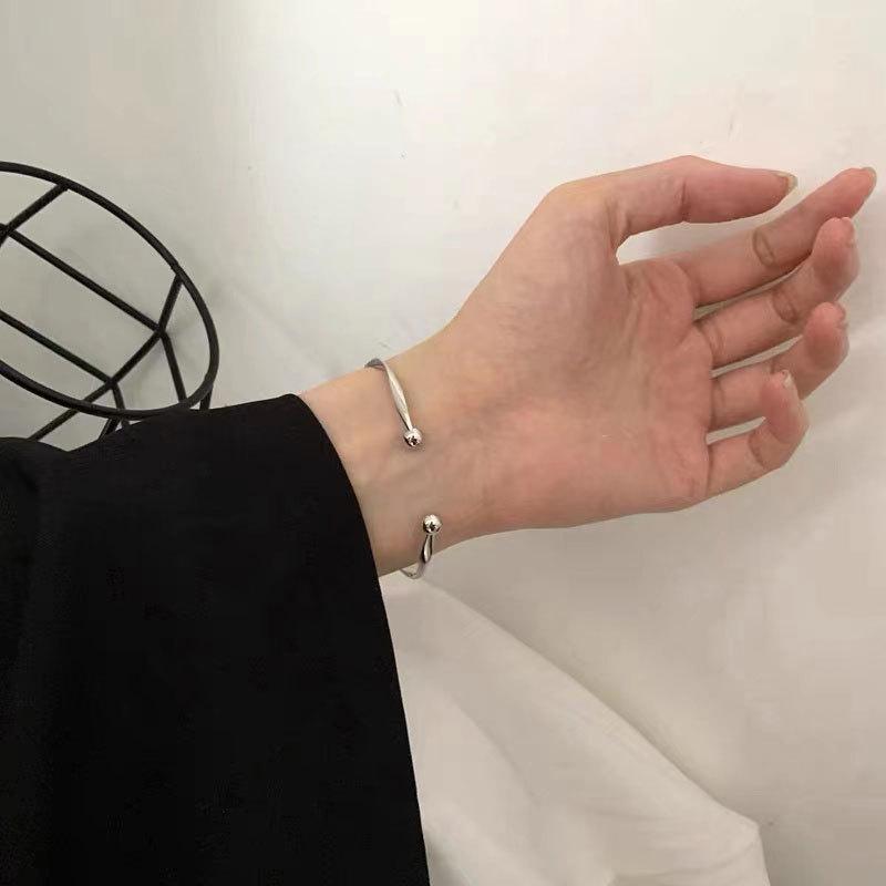 Silver Twisted Wave Bracelets Bangles for Women Hand Jewelry New Fashion Cuff Bangles Girl Simple Accessories Pulseras