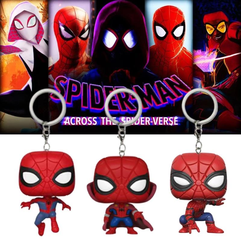 Spider-Man Universum Sammlerstücke Mit Ständer, Umhang Und Schlüsselanhänger