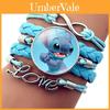Stilvolles handgefertigtes blaues Lederarmband mit geometrischem Cartoon-Anhänger