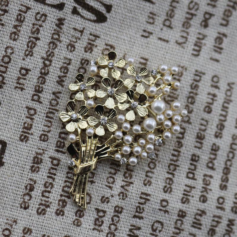 Elegant Retro Bouquet Pearl Brooch - European, American, Japanese & Korean Fashion