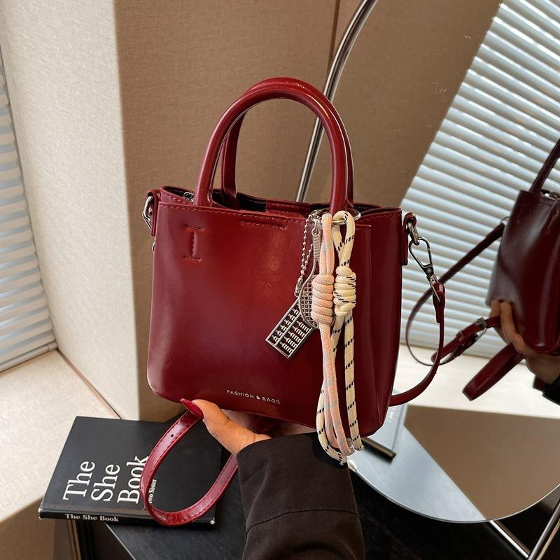 Versatile Fashion Handbag New Casual Messenger Bag Women's Shoulder Portable Bucket Bag