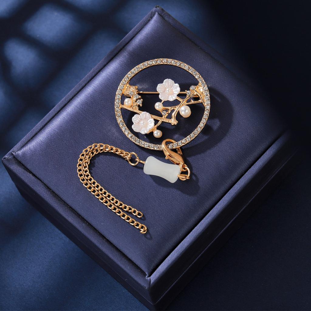 New Chinese Antique Fringed Fan Brooch Hollow Temperament Brooch High-End Fashion Autumn And Winter Coat Coat Accessories