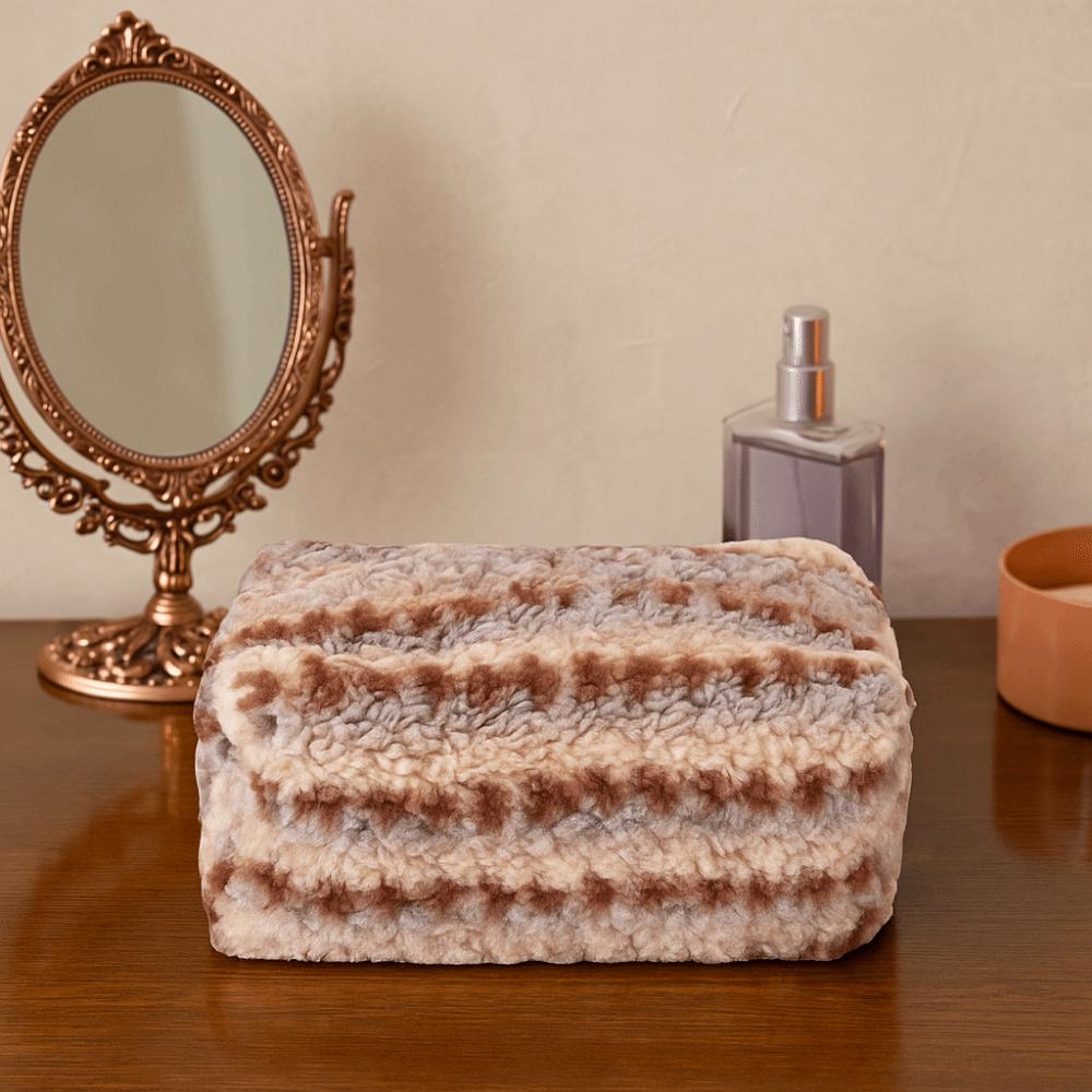 Large Capacity Plush Striped Makeup Bag Vintage Make Up Organizer Women's Cosmetic Bag  Daily Use