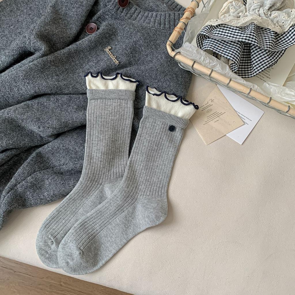 Women's New Autumn Plaid Letter Cloth Label Lace In The Cylinder Pile Socks