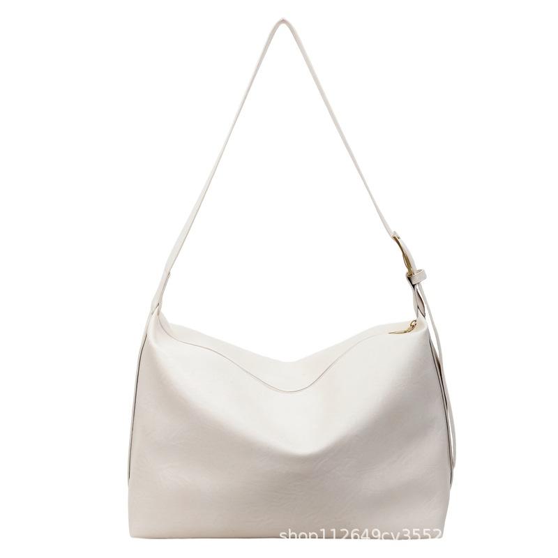 Large capacity bucket bag autumn and winter new shoulder women's bag commuter versatile fashion messenger bag