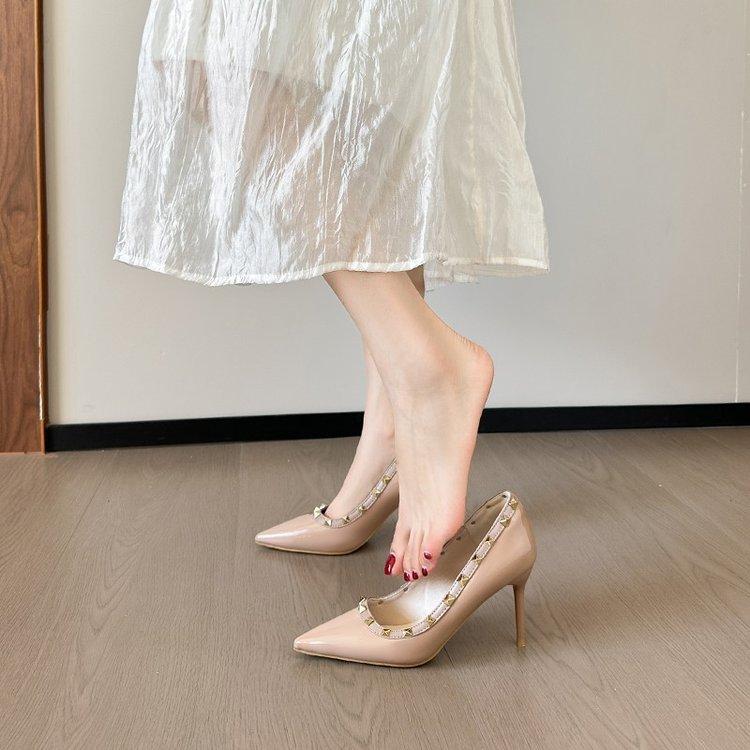 Fashion single shoes women's rivet high heels 2024 new patent leather rivet single shoes side space thin heel nude high heels