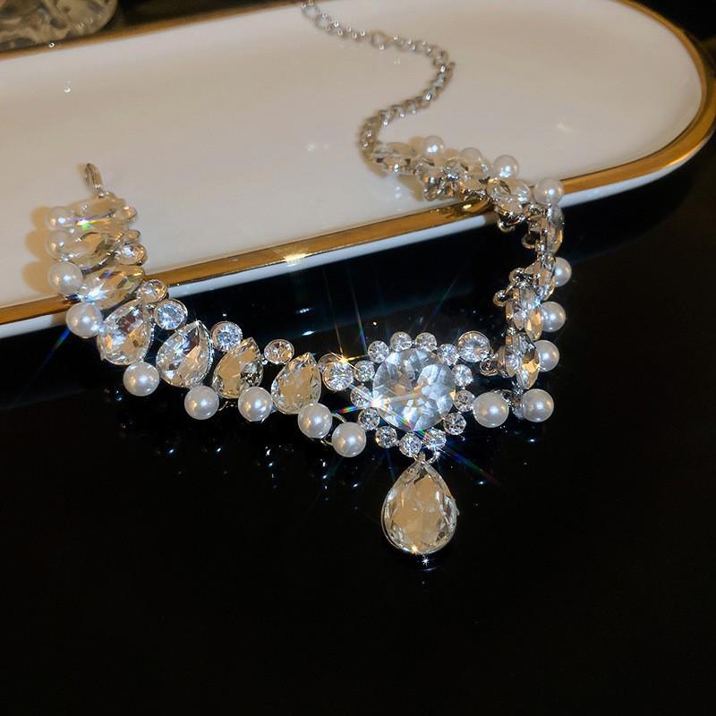 Elegant Rhinestone Flower Tassel Necklace for Women - Stylish Geometric Water Drop Design