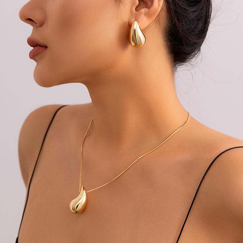 Design Glossy Comma Water Drop Pendant Necklace, Simple Snake Bone Chain Collarbone Necklace