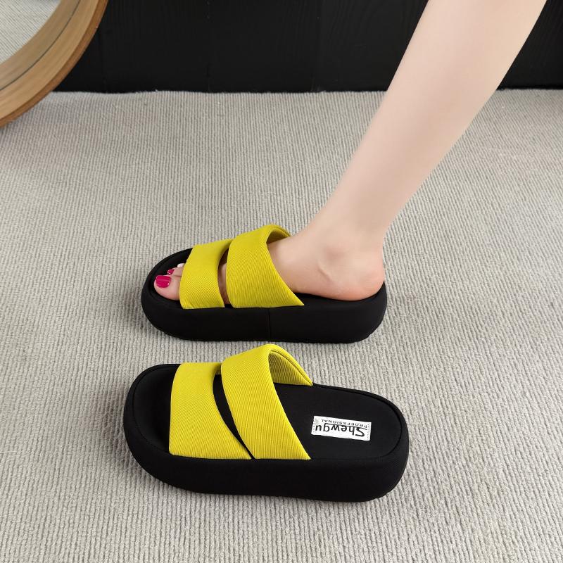 2026 Summer New Trendy Fashion Outerwear Casual Versatile Thick Bottom Cool Slippers Fashion Vacation Beach Slippers