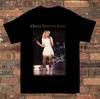 OLIVIA NEWTON JOHN SINGT IM KONZERT Schwarzes Unisex-T-Shirt S-5XL