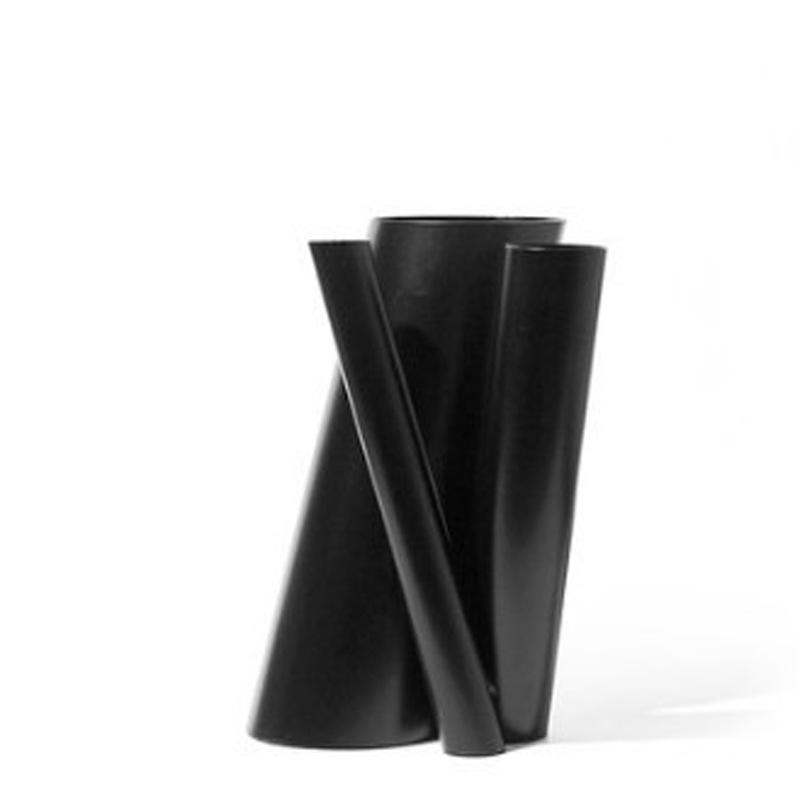 Einfach Modern Minimalistisch Linienform Metall Zylinder Blumenarrangement Blumenschmuck Musterzimmer Kreative Dekoration black