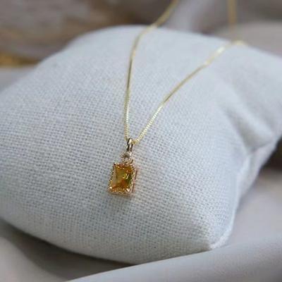 Original Design Inlaid Light Luxury Elegant Square Citrine Pendant Necklace Fashion Romantic Chain Ladies Jewelry