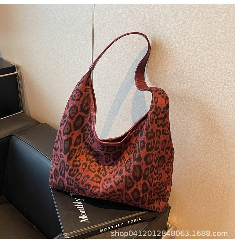 Large-capacity Bag Women's 2025 New Fashion Versatile Casual Shoulder Underarm Bag Casual Commuter Leopard Print Tote Bag