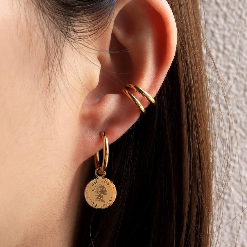 French ins style queen coin pendant earrings, 18K gold temperament versatile and simple ear buckle