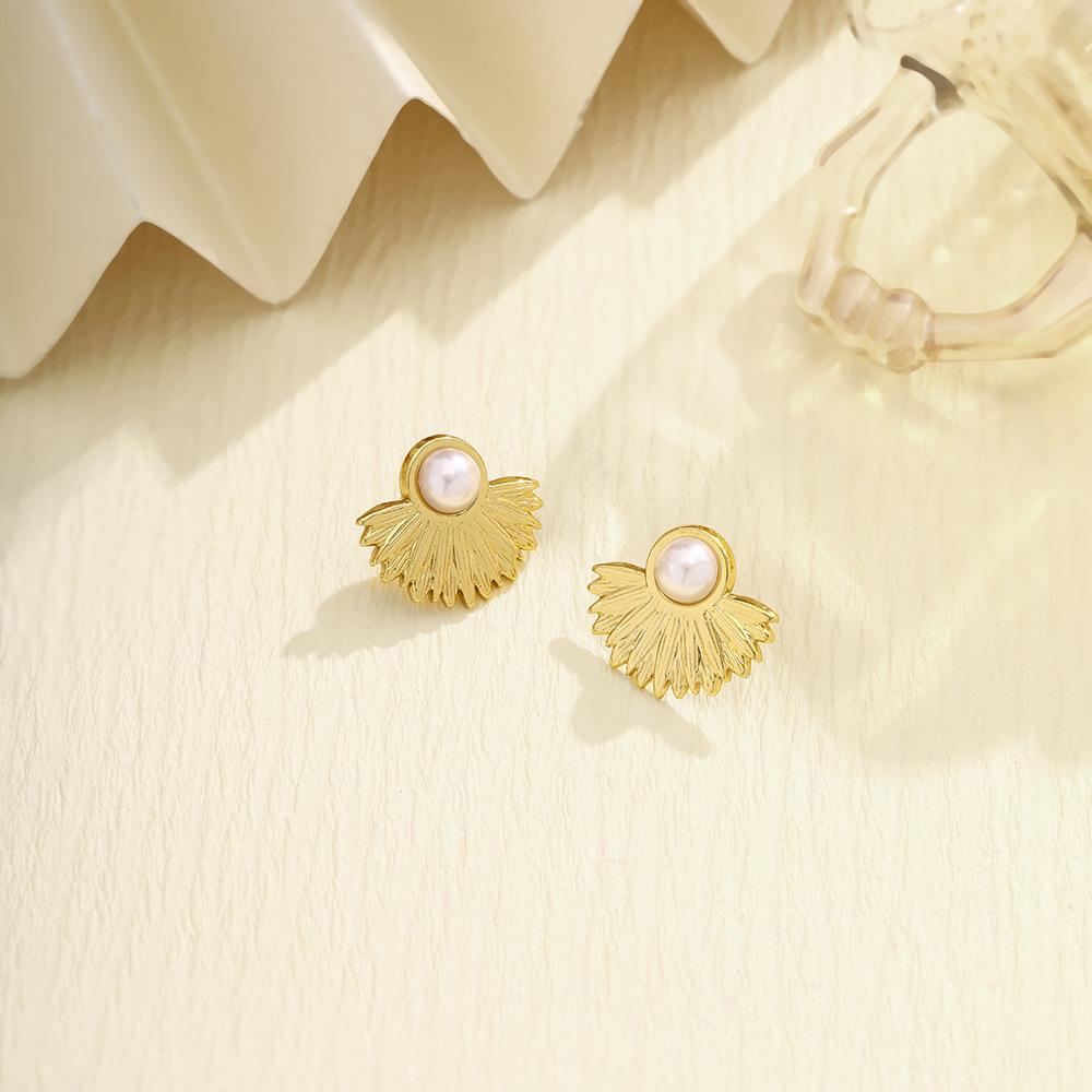 Retro Texture Pearl Earrings Exaggerated Stainless Steel Metal Wind Flower Stud Earrings Temperament Niche Design Earrings