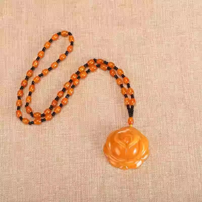 Trendy Unisex Wooden Bead Necklace: Versatile, High-End Pendant for Sweater Chains and Cotton Linen Attire