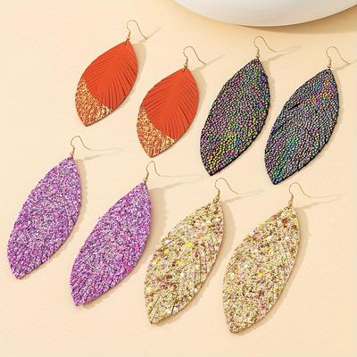A Pair of Stylish Blingbling Leaf Shaped Earrings Suitable for Ladies and Girls Party Party Vacation