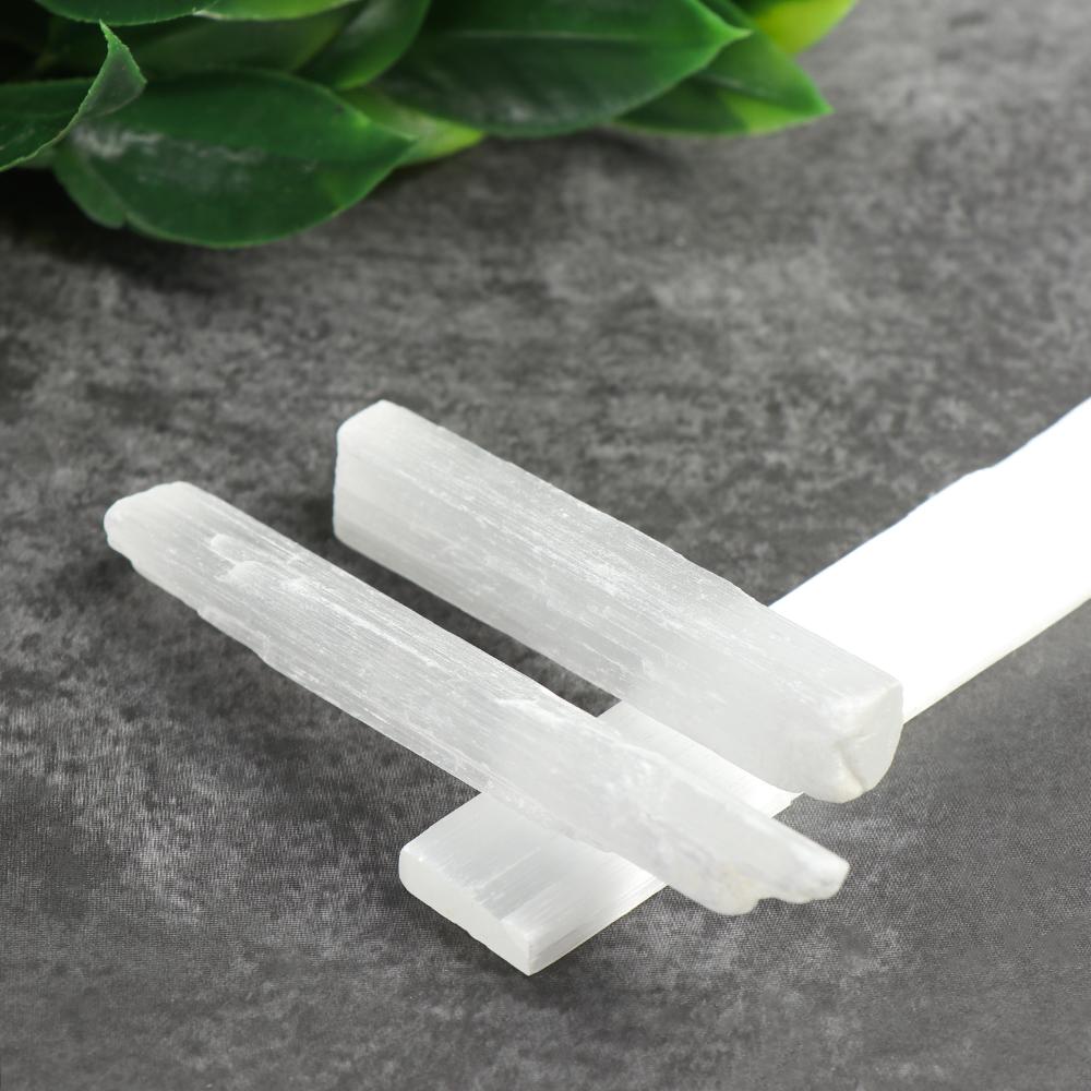 1 Stück natürlicher weißer Selenit Gips Stab Unregelmäßig Reiki Mineralien Exemplar Heilkristall Stab DIY Schmuck Anhänger Herstellung Stein