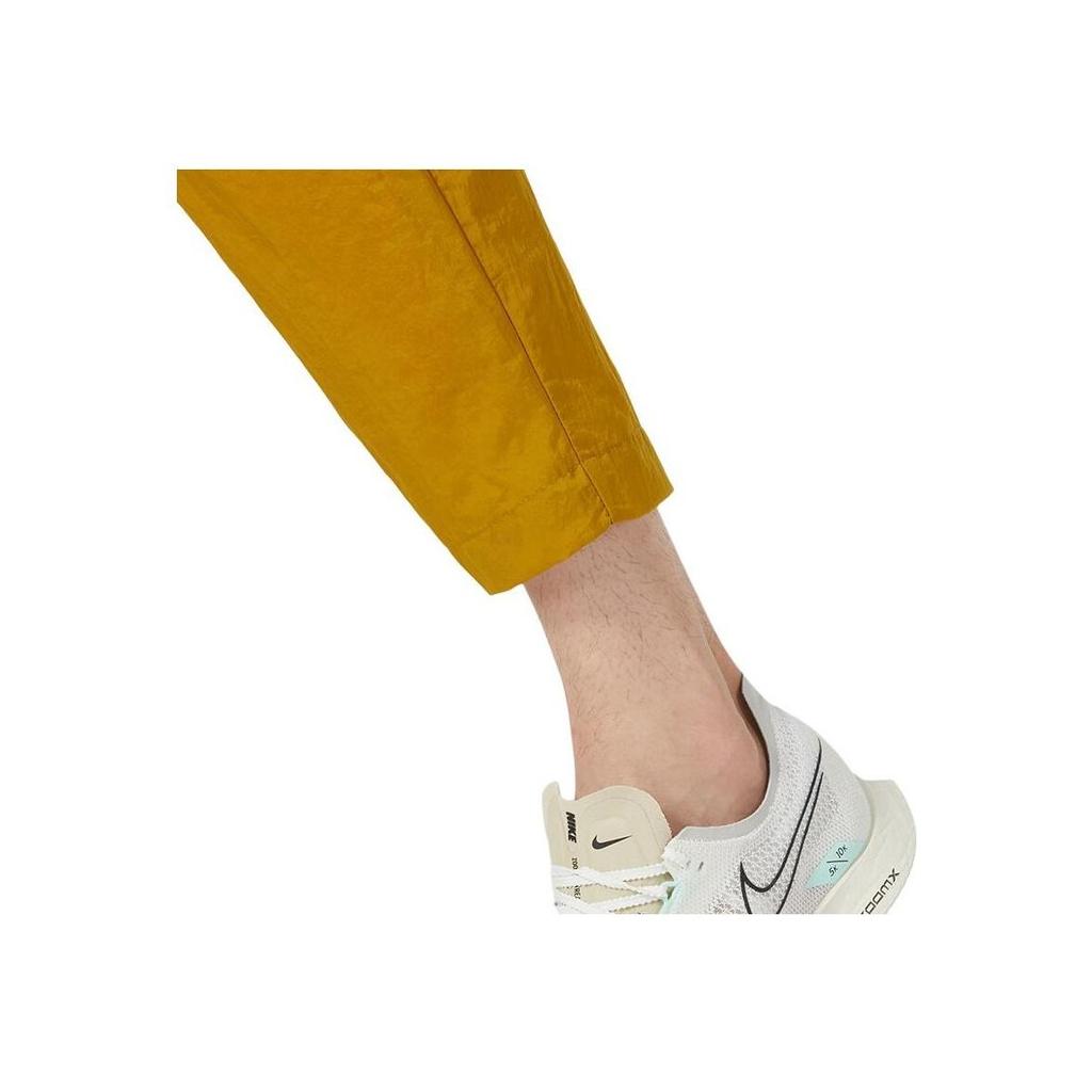 Nike Pantalones Deportivos Casuales con Logo Bordado para Hombre Amarillo FB7407-716