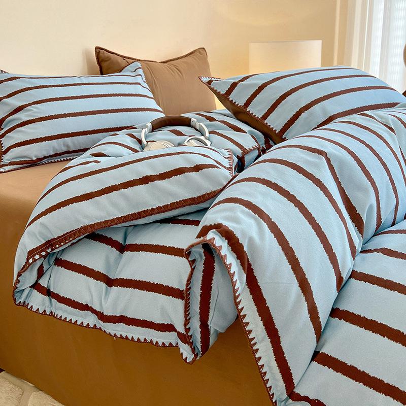 2025 New All-Cotton Flannel Bedding Set: Thick Quilt Cover, Triangular Edge, Warm Bed Sheet