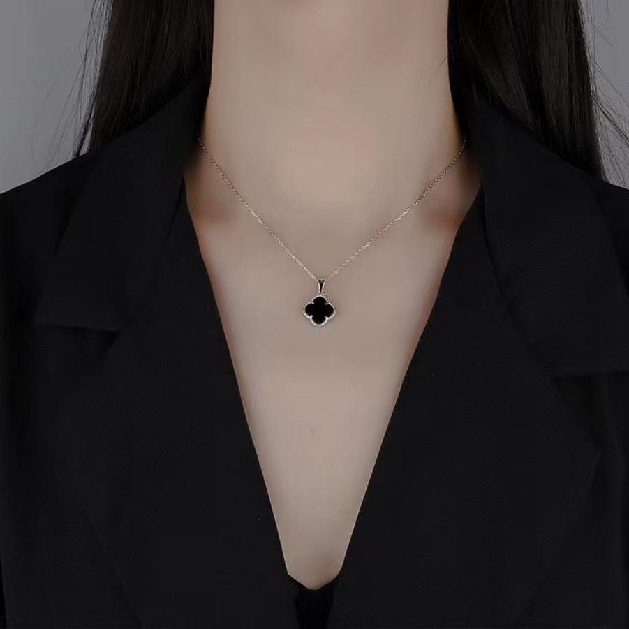 Four-leaf Clover Pendant Elegant Four-leaf Clover Necklace Fashionable Choker