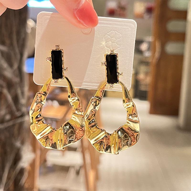 Geometric Diamond Inlaid Metal Pleated Earrings - European & American Exaggerated Design Fashion Jewelry