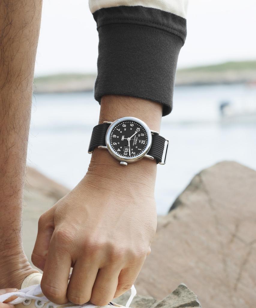 Weekender Watch Quartz 5 ATM Water Resistant Mineral Glass Black Dial TW2W85700 Unisex [TIMEX] [Authentic]