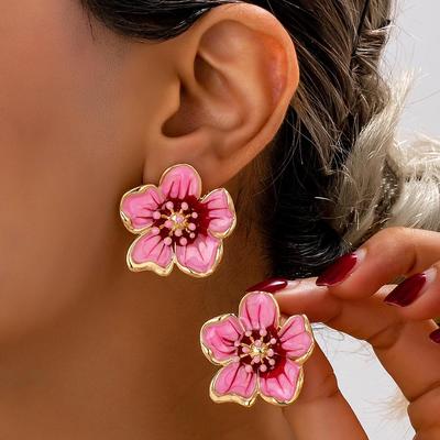 Spring Enamel Flower Earrings: Retro Elegant High-End Niche Ear Ornaments for Women.