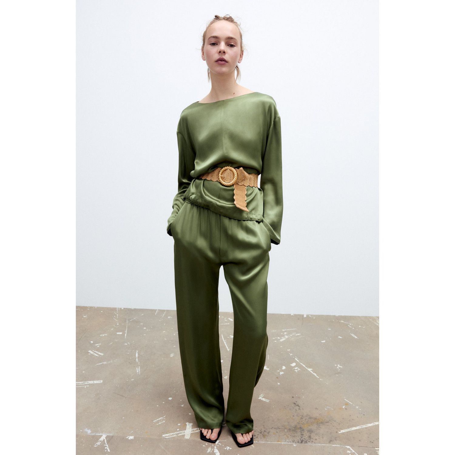 

WOVEN SCALLOPED BELT