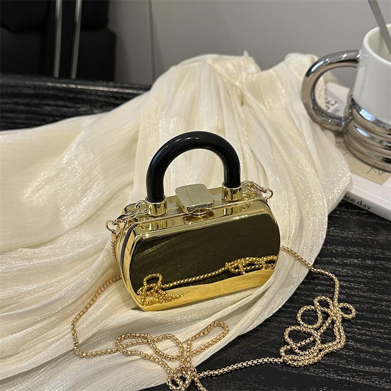 Mini Glossy Red Envelope 2025 New European and American Fashion Niche Shoulder Bag Women's Versatile Acrylic Box Bag