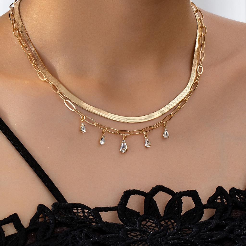 Fashionable and Trendy Necklace with Multiple Layers of Snake Bone Chains, Versatile and High-end, Diamond Studded Necklace for Women
